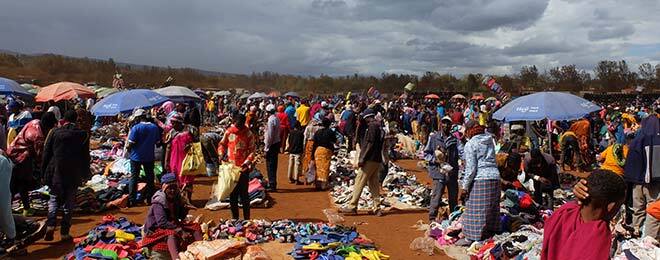 marketplace in Tanzanie
