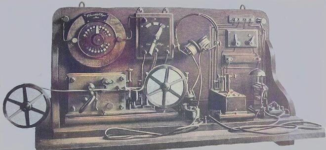 Vintage telegraph machine displaying early communication technology.